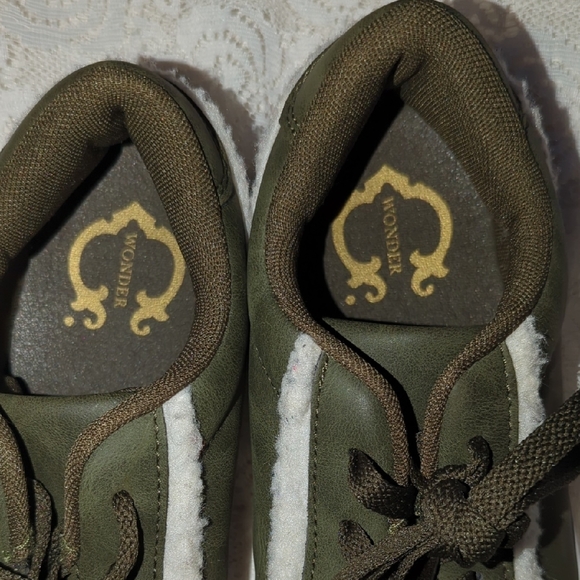WONDER Emmy - Olive Lace-Up Sneakers 8.5 - Picture 8 of 9